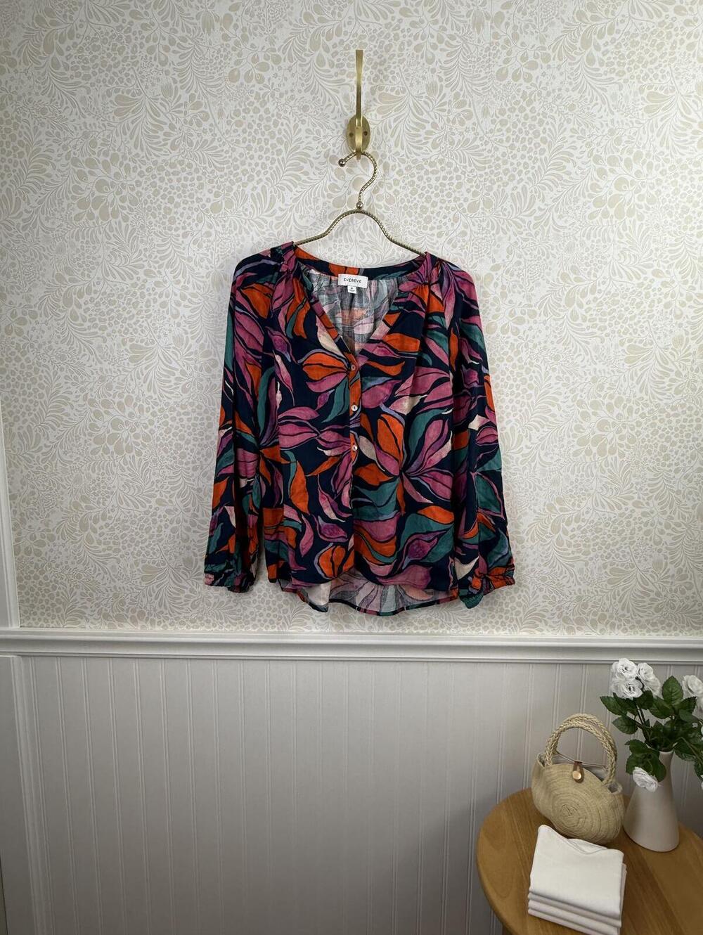 Evereve Tropical Printed Lightweight Button Long Sleeve Blouse - Size - Medium